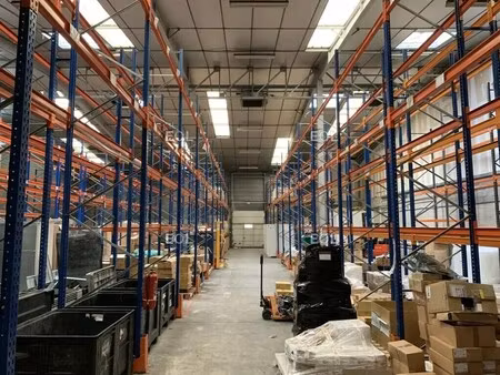 location entrepôt 1 836 m²