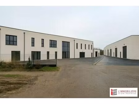 location entrepôt 20 m² à 208 m²