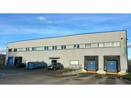 location entrepôt 1 829 m²