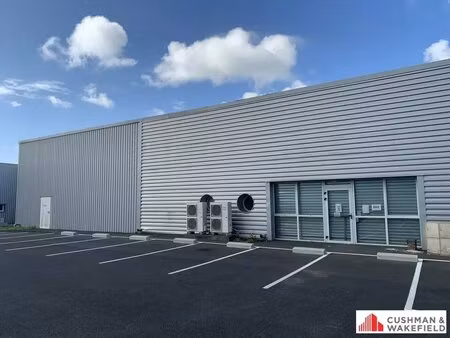 location entrepôt 728 m²