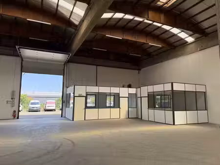 location local d’activités 810m² à 3010m²