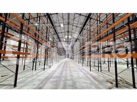 location entrepôt 3 100 m²