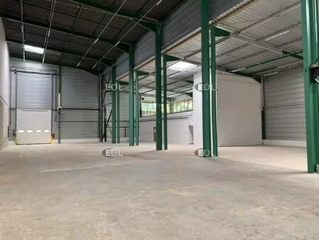location entrepôt 963 m² à 3 104 m²