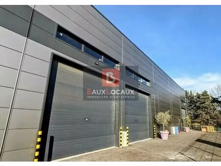 location local d'activités 150 m² à 300 m²