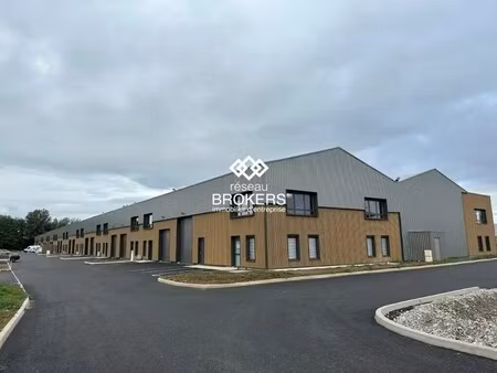 location local d'activités 234 m²