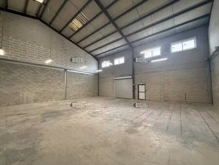 location local d’activités brie comte robert 77170 360m²