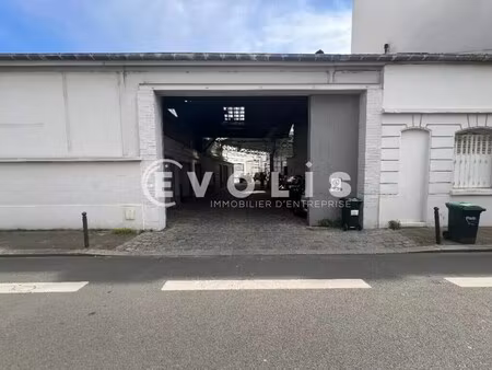 location local d'activités 120 m²