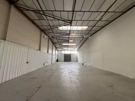 location local d’activités coignières 78310 813m²