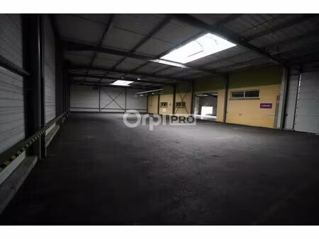 location local d’activités dole 39100 827m²