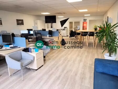 location local d'activités 200 m²