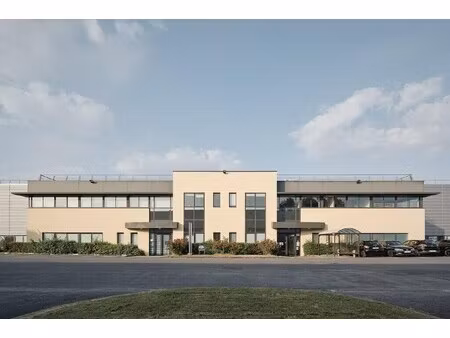 location entrepôt le mesnil-amelot 77990 2496m²