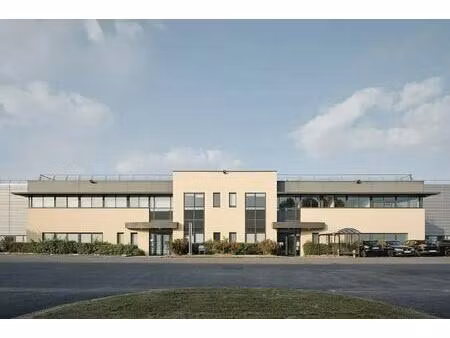location local d’activités le mesnil-amelot 77990 2496m²