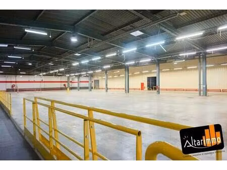 location local d'activités 1 500 m² à 3 200 m²