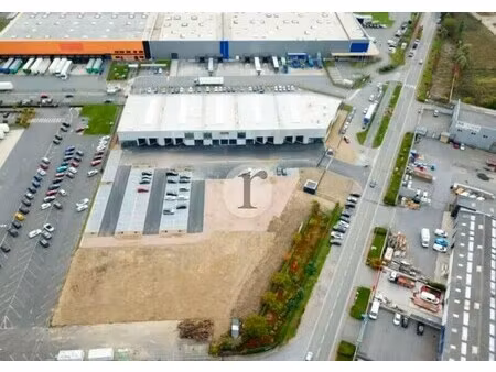 location local d'activités 730 m² à 1 510 m²