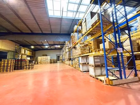 location local d'activités 7 500 m²