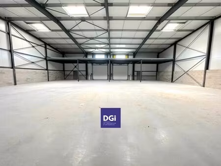 location local d'activités 310 m² à 1 240 m²