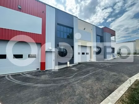 location local d'activités 39 m² à 168 m²