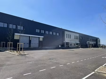 location local d’activités saint-bonnet-de-mure 69720 998m² à 3136m²