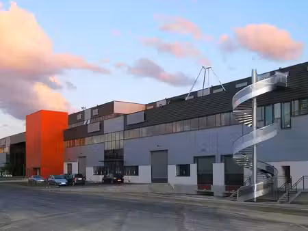 location local d’activités saint-denis 93210 231m² à 693m²