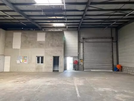 location local d’activités toussieu 69780 1000m²