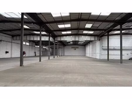 location local d'activités 3 260 m²