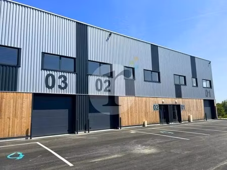 location local d'activités 217 m² à 4 072 m²