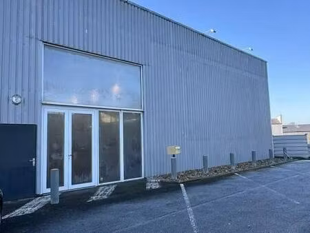location local d'activités 270 m²