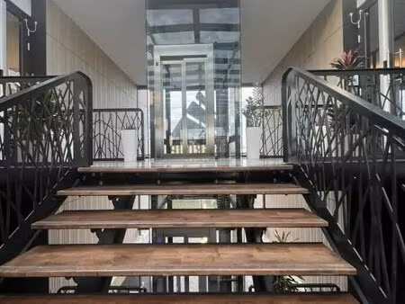 location bureaux 46 m² à 700 m²