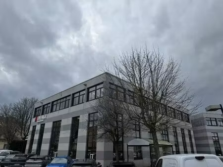 location bureaux 89 m² à 164 m²