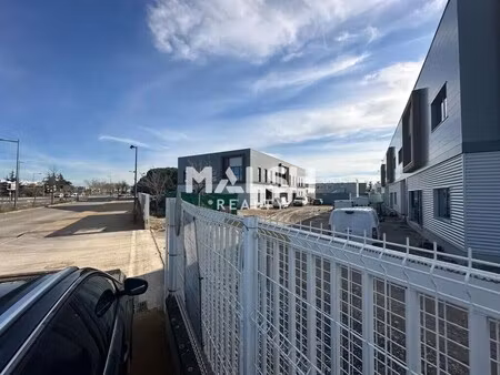 location bureaux 248 m² à 499 m²