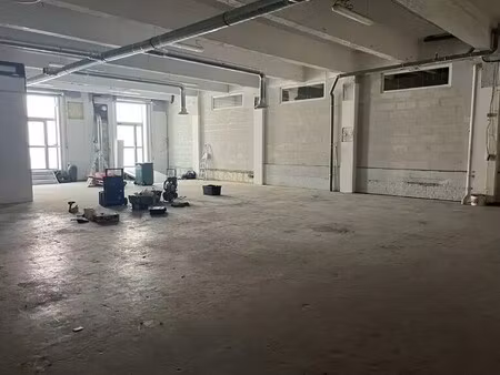 location local d'activités 470 m²
