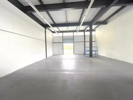location entrepôt 62 m² à 667 m²