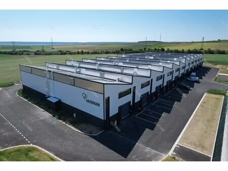 location entrepôt 232 m² à 5 500 m²