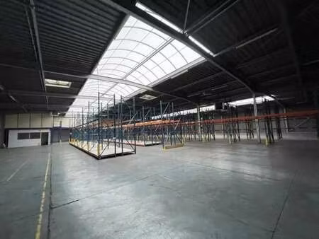 location entrepôt la chapelle d armentieres 59930 3875m²
