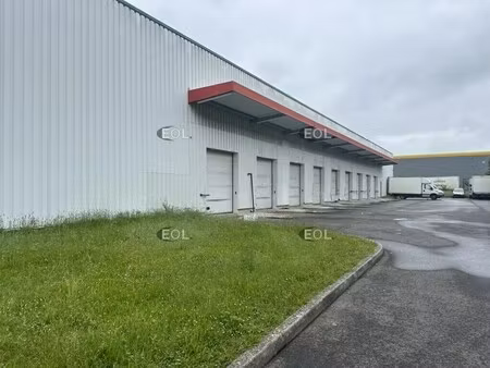 location entrepôt 2 800 m²