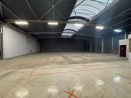 location entrepôt 1 750 m²