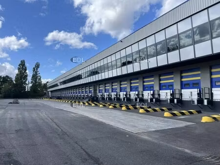 location entrepôt 2 686 m² à 10 731 m²