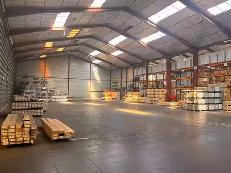 location entrepôt 8876m²