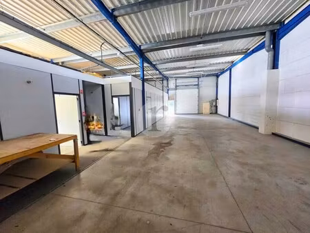 location local d'activités 180 m² à 540 m²