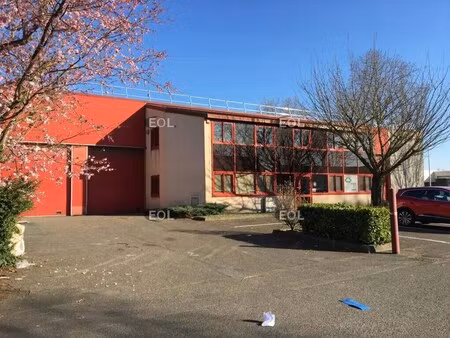 location local d'activités 380 m²