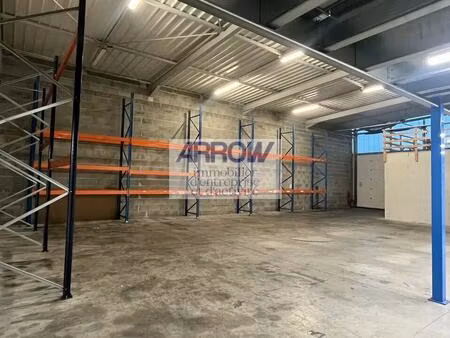 location local d'activités 334 m²