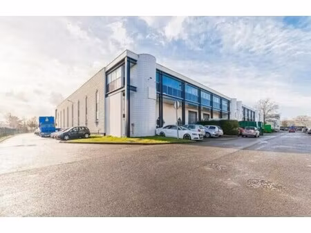 location local d'activités 385 m² à 1 149 m²