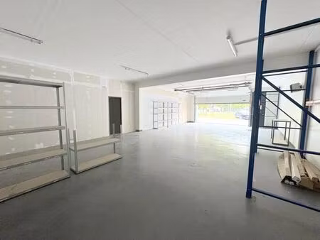 location local d'activités 110 m² à 597 m²