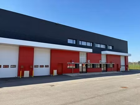 location local d'activités 554 m²