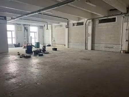 location local d'activités 470 m²