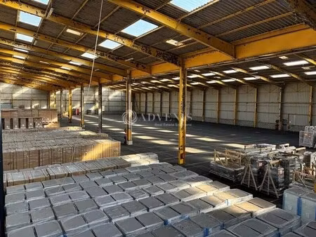 location local d'activités 5 400 m²