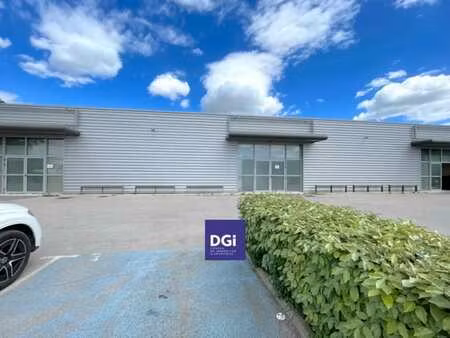 location local d'activités 300 m²