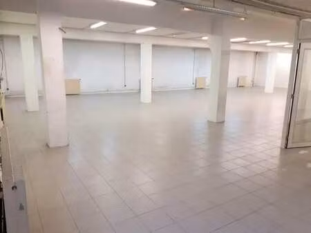 location local d’activités le chesnay 78150 362m²