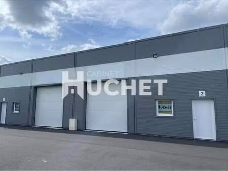 location local d'activités 144 m²