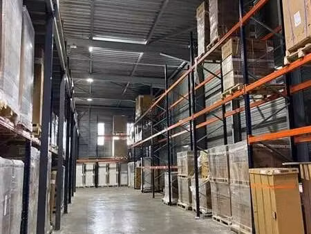 location local d'activités 650 m²